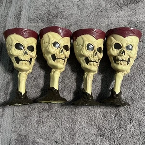Set 4 Calici Teschio Scheletro Halloween Tazze Vino Plastica Decorazione Festa - Foto 1 di 8