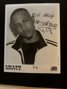 Trey Songz Autographed Record company  8 x 10 , signed in record store RARE - Picture 1 of 2