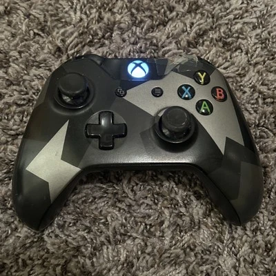 XBOX ONE Covert Forces Black & Grey Camo Wireless Controller Model 1697 - Image 1 of 4