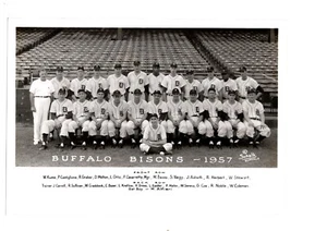 ORIGINAL VINTAGE 1957 BUFFALO BISONS TEAM 7X10 PHOTO TYPE 1  SCHALK STUDIO STAMP - Picture 1 of 2
