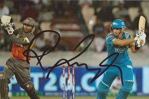 PUNE WARRIORS INDIA: ROSS TAYLOR SIGNED 6x4 IPL ACTION PHOTO+COA - Picture 1 of 1