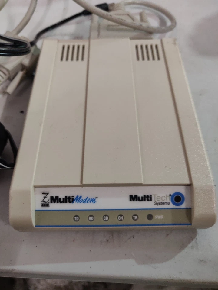 MultiTech MultiModem ZDX MT5656ZDX V.92 Data/Fax Modem 56Kbps RS-232 - Image 1 of 3