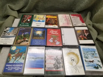 Lot of 32 Christmas Cassette Tapes Holidays Classic Favorites Collection Foto 1 de 4