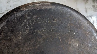 Чугунная сковорода Wagner Ware 10 1/4 дюйма Sidney, оригинальное состояние товара. - Изображение 1 из 4