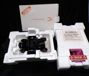 1925 MODEL T FORD 1/24TH  MODEL FROM THE DANBURY MINT. - Picture 1 of 4