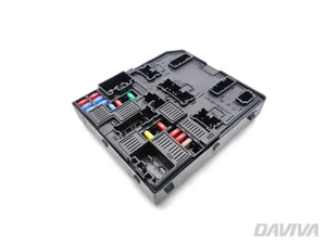 Nissan Qashqai Sicherungsrelais-Steuermoduleinheit 1.3 DIG-T Benzin 284B7-5NAA1A - Picture 1 of 11