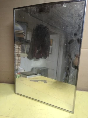 Botiquín con espejo empotrado de metal cromado industrial vintage  Foto 1 de 4