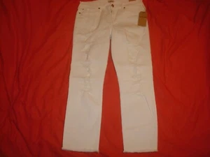 NWT Women's True Religion Cora Mid Rise Straight Destroyed Cropped Jeans Size 31 - Picture 1 of 13