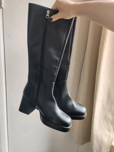 Urban Outfitters Knee High Heel Boots Size 5 - New with Tag - Picture 1 of 3