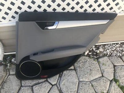 MERCEDES C300 W204 2008-2014 pasajero derecho interior panel de puerta gris OEM Foto 1 de 2