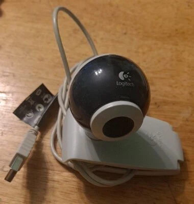 Logitech Quickcam Webcam Wired with Clip  V-UAP42 Chat Express USB Camera - Image 1 of 2