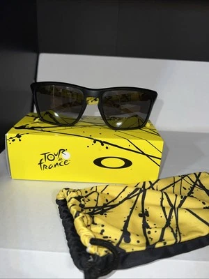 Oakley OO9448-3757 太阳镜 Sylas Tour de France 黄色 Splatter Prizm 黑色 — 第 1/4 张图片