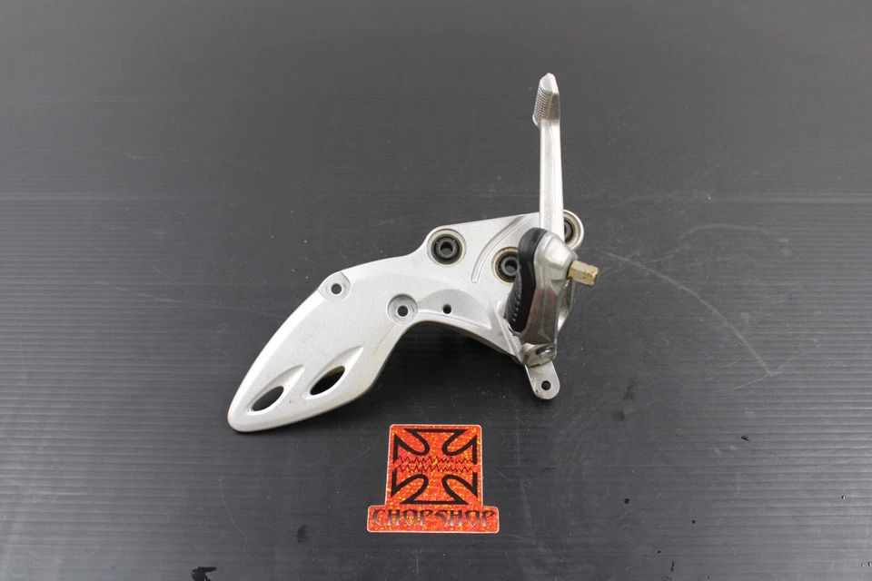 2008 08 Suzuki Hayabusa estriba delantera derecha trasera Foto 1 de 4