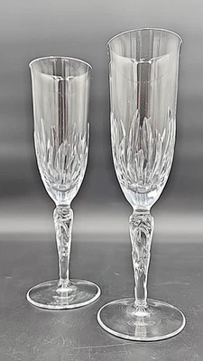 Juego de 2 copas de champán acanaladas con patrón de crisantemo Tiffany & Co Foto 1 de 4