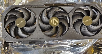 GIGABYTE - NVIDIA GeForce RTX 5070 GAMING OC 12G GDDR7 PCI Express 5.0 - Used- - Image 1 of 3