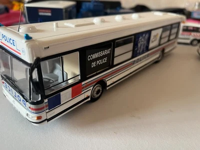 AUTOBUS  POLICE  TOUR DE FRANCE - COMMISSARIAT DE POLICE - IRIBUS AGORA  - 1/43 - Photo 1/4