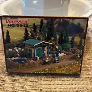 VOLLMER 3643 HO H0 Summer House , Jardin ouvrier , Schrebergarten NEW in Box - Picture 1 of 5