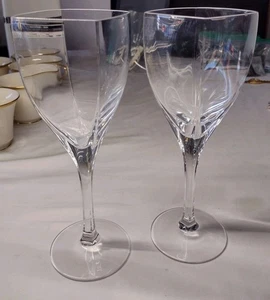 Pair of Mikasa Panache Clear Wine Glasses 8 3/8" Tall Ships Free - Picture 1 of 5