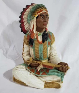 Estatua decorativa nativa americana sosteniendo pipa de paz aprox. Figura 14" alto - Imagen 1 de 15