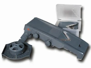 Gemüsehobel V - Mandoline Gemüseschneider Küchenreibe Reibe Küchenhobel Hobel - Picture 1 of 3
