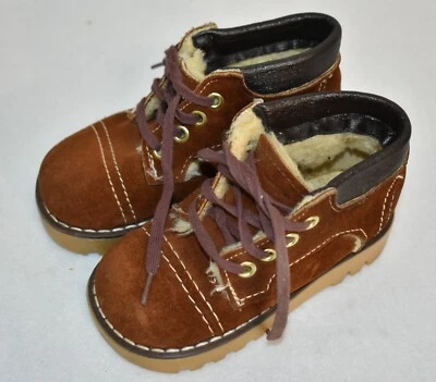 Chukka Boots Size 7 Boy's Vintage - Image 1 of 4