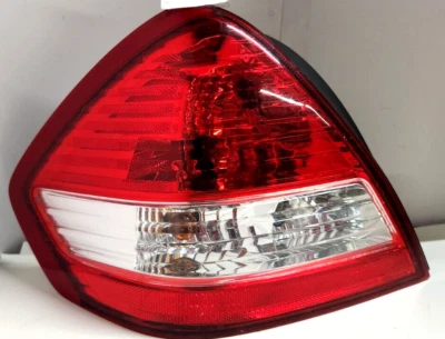 Nissan Versa 2007 2008 2009 2010 sedán lado del conductor luz trasera izquierda panel Qrtr como nuevo Foto 1 de 4