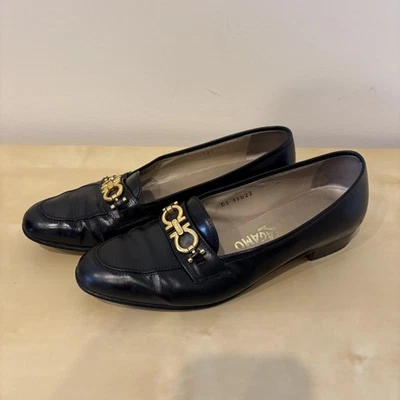 Salvatore Ferragamo Vara Zapatos Mujer Talla 7.5 Cuero Dorado Herrajes Mocasín Italia Foto 1 de 4