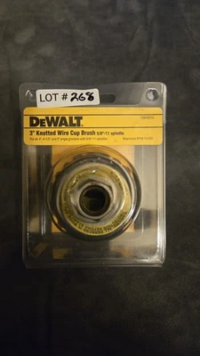 Cepillo de taza de alambre anudado DeWalt DW4910 3" X 5/8"-11 para amoladora angular.   Lote 268 Foto 1 de 4