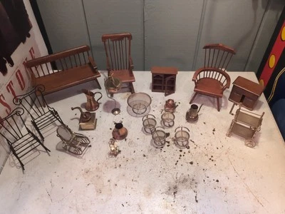  Lote de muebles para casa de muñecas japonesa Shackman madera y metal. Foto 1 de 4