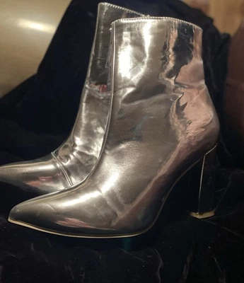 Botas femininas prata tornozelo tamanho 10  - Imagem 1 de 4
