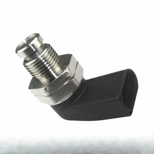 Sensore pressione carburante per BMW X3 X5 X6 E46 335d 320d E53 E60 E61 E63 13537805726 - Foto 1 di 6