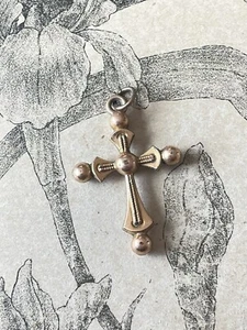 Ancien Pendentif religieux Croix en métal doré - Bijou vintage - Picture 1 of 2