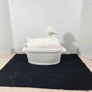 White Ceramic Duck In Basket Casserole Dish Pot Roast Stew Pot w/ Lid & Ladle  - Picture 1 of 19