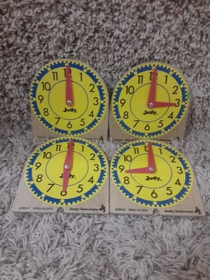 Lote de 4 mini relojes Judy/Instructo, #209041, cartón rígido no plástico, usados Foto 1 de 4