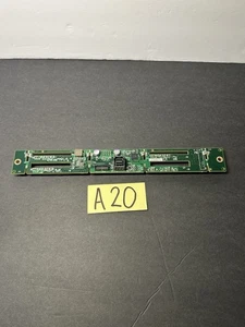 Backplane Dell PowerEdge R740xd 4x2,5" DJCPT - Bild 1 von 5