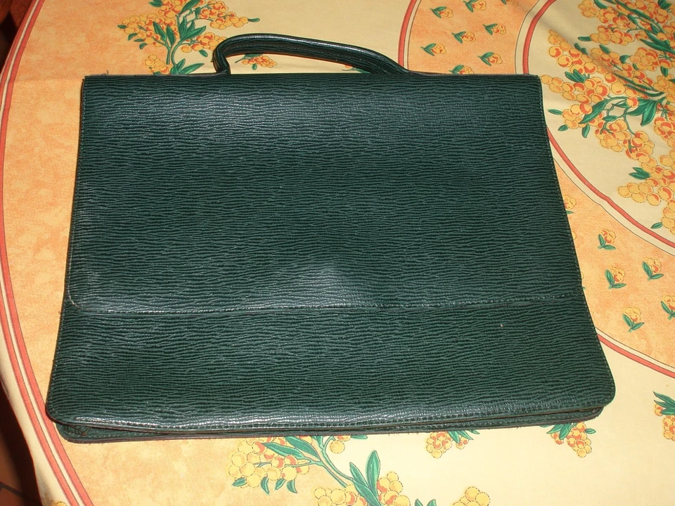 Porte document cuir VERT ANGLAIS fait par sellerie maroquinerie de l'ARMOR - Photo 1/4