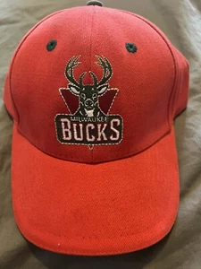 Gorra Milwaukee Bucks NBA Correa Ajustable Sombrero Rojo - Imagen 1 de 5