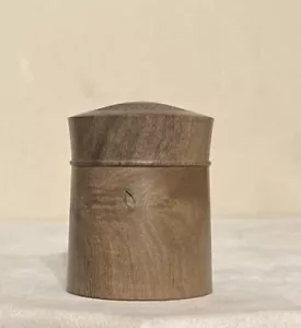 Caja de baratijas de joyería - madera Puriri tallada a mano Nueva Zelanda bien hecha firmada 2019 excelente en excelente condición B - Imagen 1 de 8