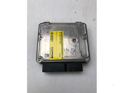 Centralina Motore Opel Corsa D S07 55588272 P18627451 - Immagine 1 di 4