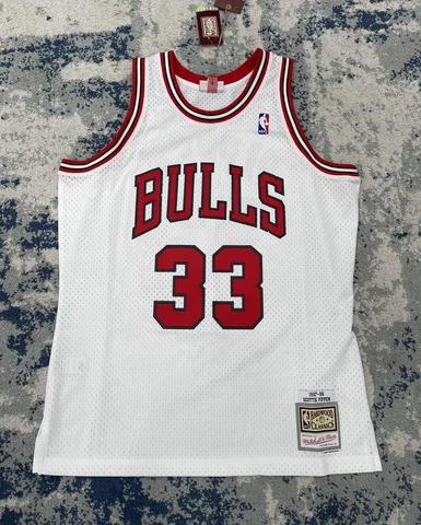 Scottie Pippen Bulls Mitchell Ness 97-98 Swingman Home Jersey NBA Men Size Large Cover