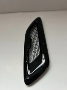 2014 Land Rover Range Rover Sport - Grille LR053797 - Picture 1 of 2