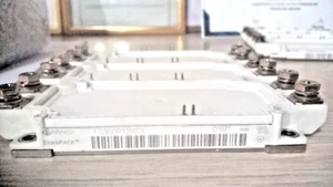 1PC FS300R12KE3 EUPEC/INFENION IGBT MODULE - NEW - Picture 1 of 4