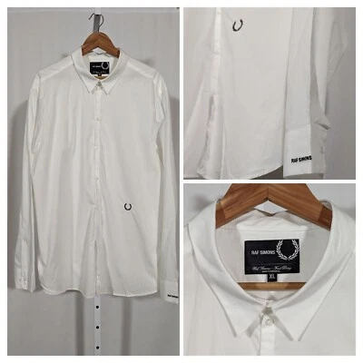 Camisa Fred Perry x Raf Simons Blanca Bordada Logo Blanca Grande Mínima XL  Foto 1 de 4