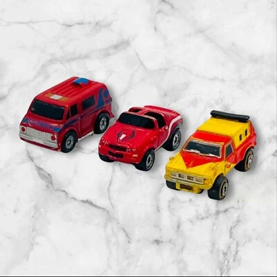 Micro Máquinas Lote de 3 Ambulancia Suelta Rojo Camaro Toyota Hilux De Colección Foto 1 de 4