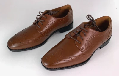 Nuevo en caja Zapatos de vestir Oxford Stacy Adams Kaine para niños pequeños punta de ala 4M coñac 43438 Foto 1 de 4