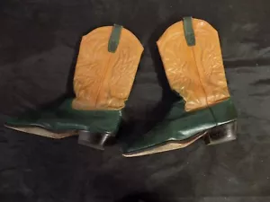 Bort Carleton CUSTOM Cowboy Boots Leather Mens Size 8  Green and Tan SHARP!!! - Picture 1 of 9