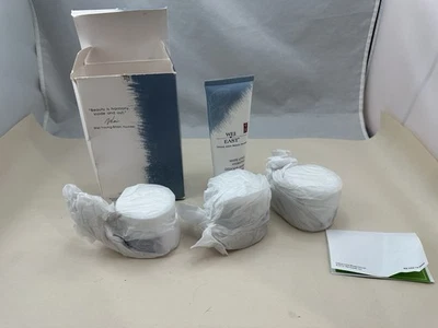 LOTE de productos de limpieza y crema de belleza de loto blanco WEI EAST conjunto de regalo Foto 1 de 4
