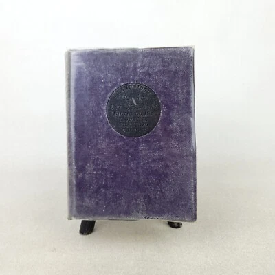 Dictionairre Francais-Chinois (French-Chinese) 1990 Lanbridge Book Co - Image 1 of 4