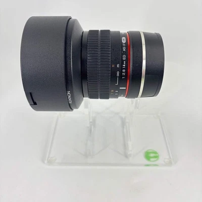 Lente manual de montaje Rokinon 14 mm f/2,8 para Canon EF Foto 1 de 4