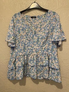 Quiz V neck Blouse with Short Floaty Sleeves With Floral design Size 16 - Picture 1 of 6
